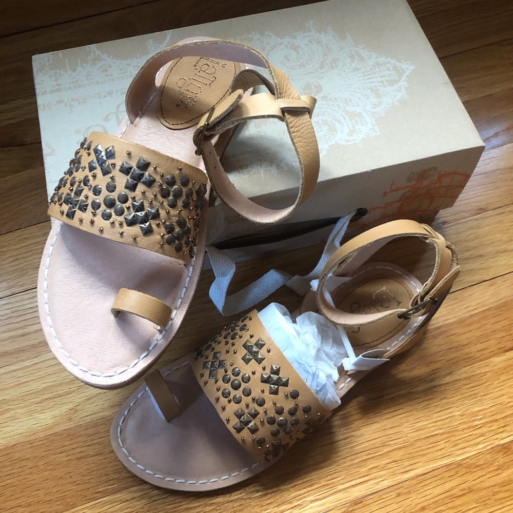🌼Embellished Leather Ankle Strap Sandal🌼